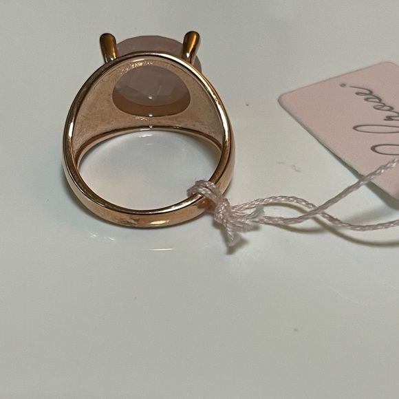 Rose Cut Carved Rose Quartz Ring - Picture 5 of 8